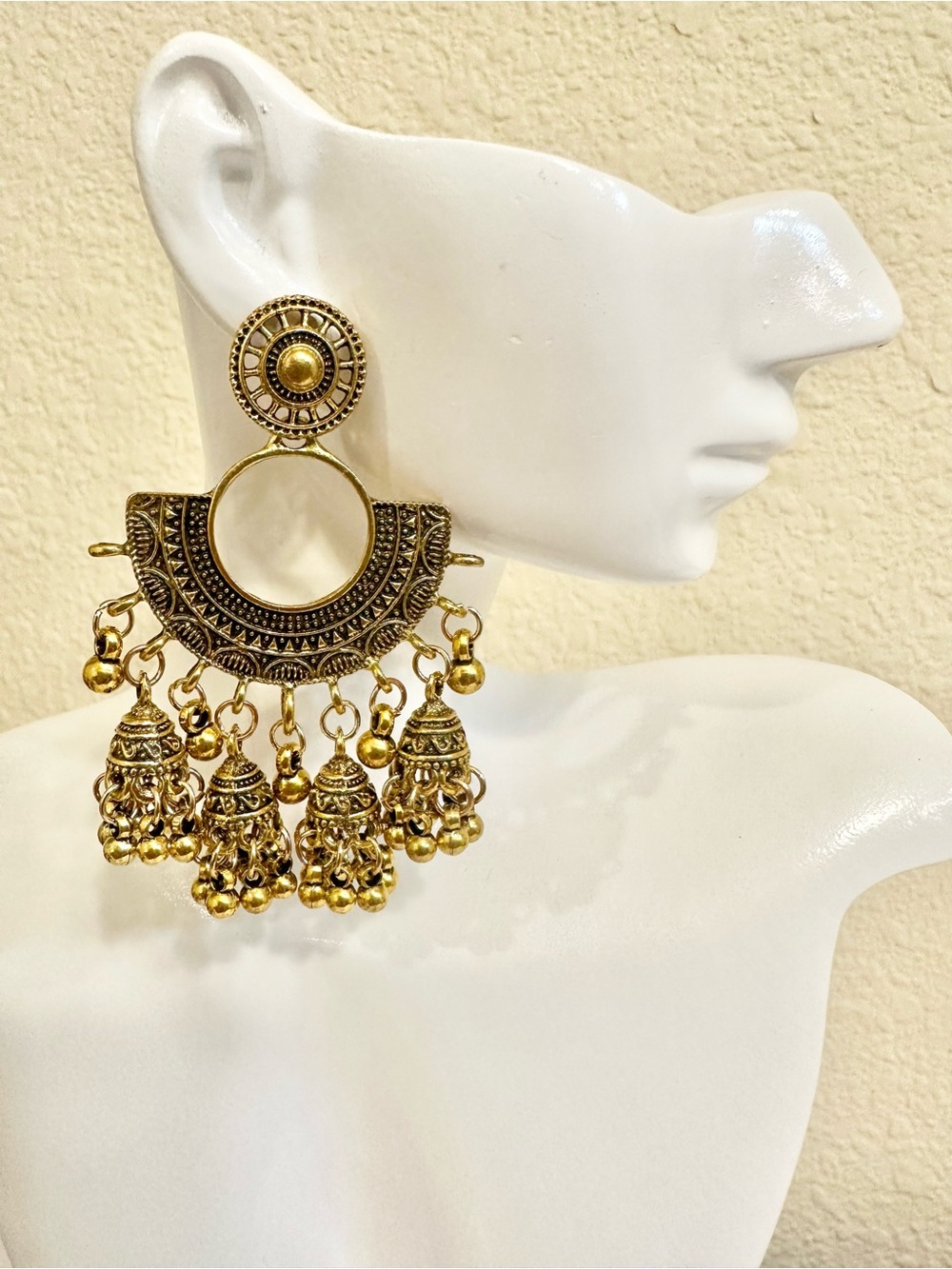Fashion Jewelry Gold Filigree Chandbali Earrings with Jhumka Bells